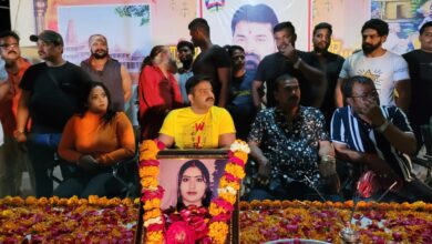 Pawan Singh became emotional after remembering his first wife Neelam Singh bhojpurisargam.com