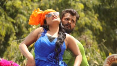 khesari-lal-yadav-ke-gale-me-shruti-rao-ne-dala-mala-film-aashiqui-seen-bhojpurisargam.com